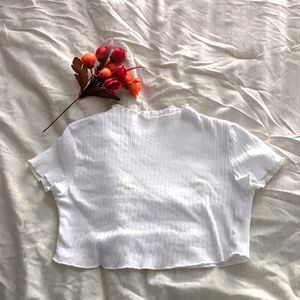 CUTE ❤️ Crop top that is a turtle neck ⭐